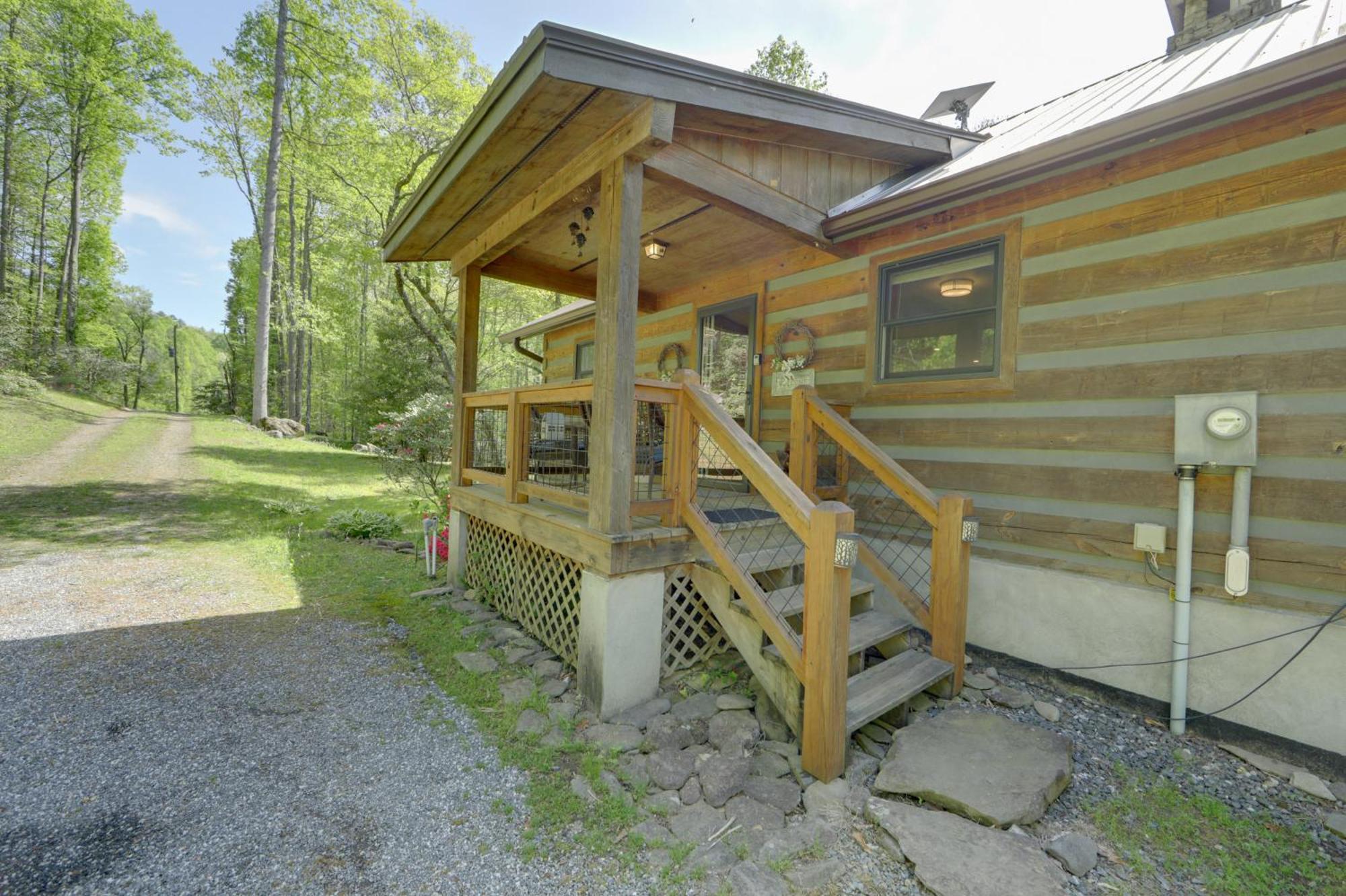 North Carolina Cabin - Hot Tub, Near Coopers Creek Bryson City Exterior foto
