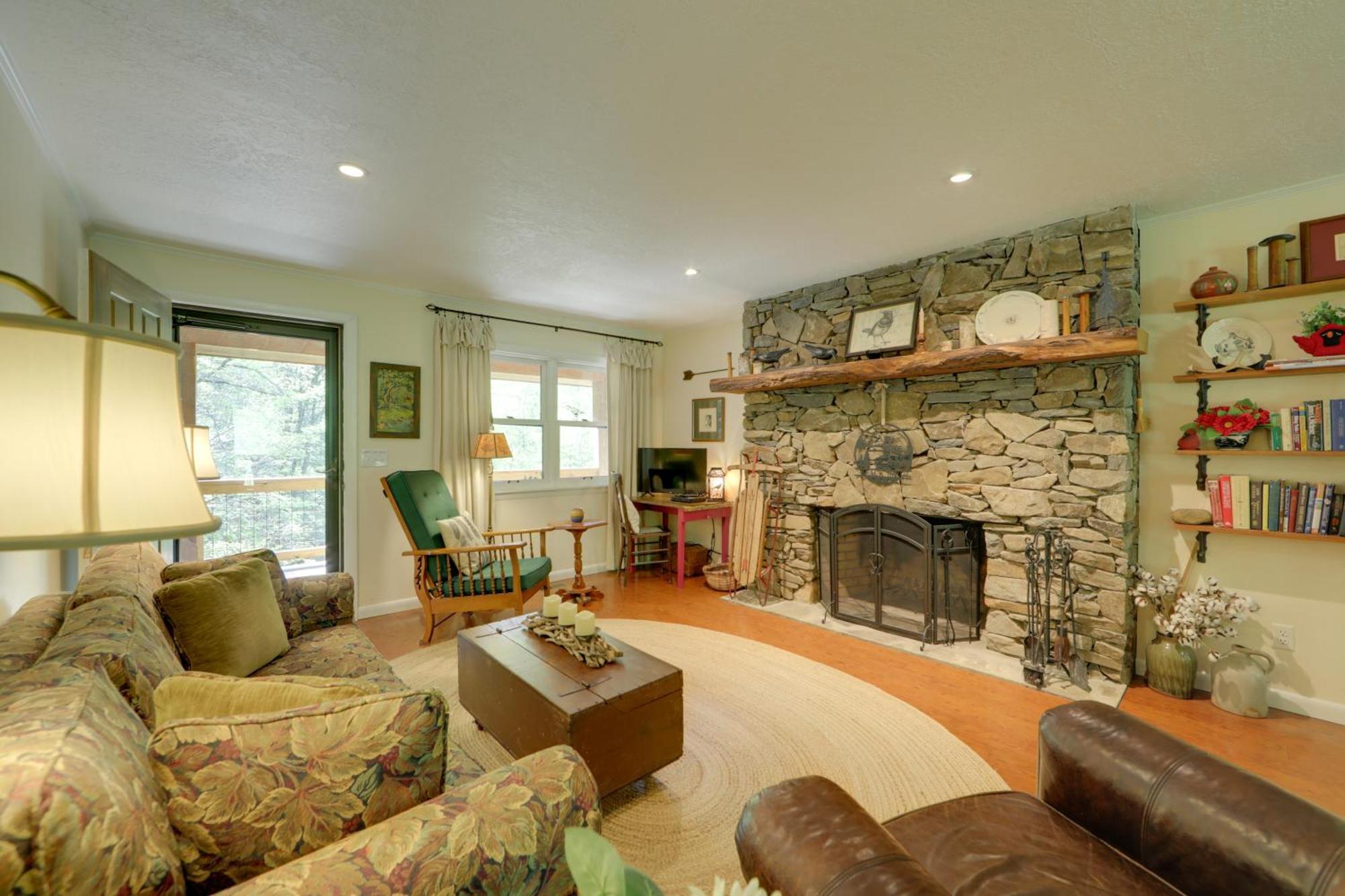 North Carolina Cabin - Hot Tub, Near Coopers Creek Bryson City Exterior foto